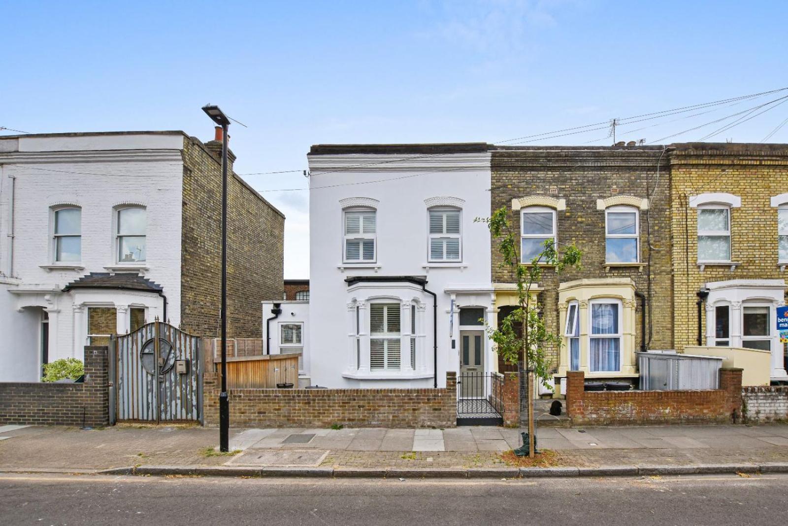 Modern 4 Bedroom Family Home In Highbury, Central Londra Esterno foto