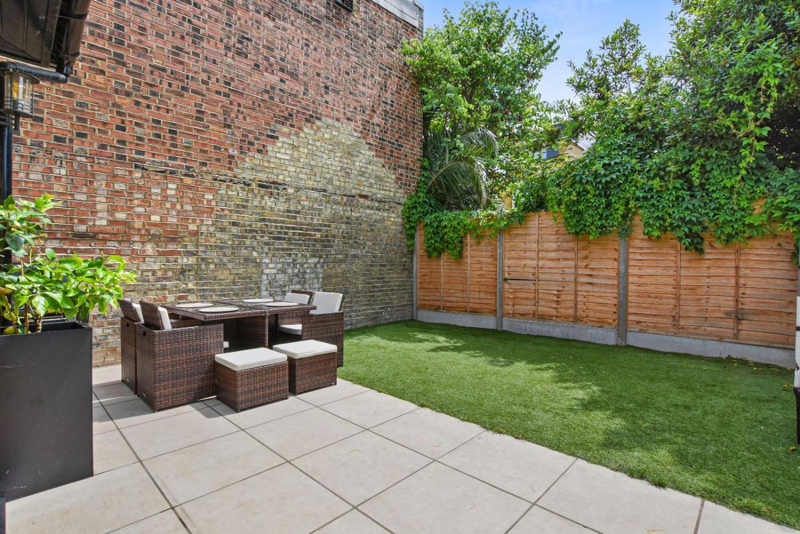 Modern 4 Bedroom Family Home In Highbury, Central Londra Esterno foto